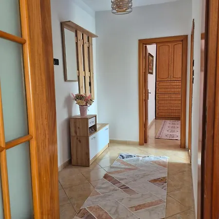 Appartamento Familjar Ne Vlorë