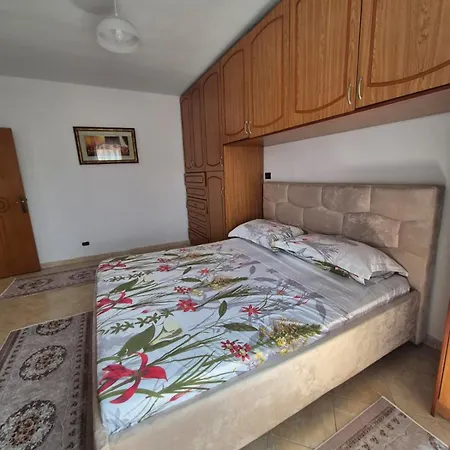 Familjar Ne 公寓 *