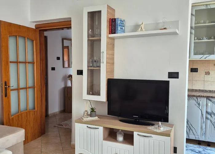 Familjar Ne * Vlorë